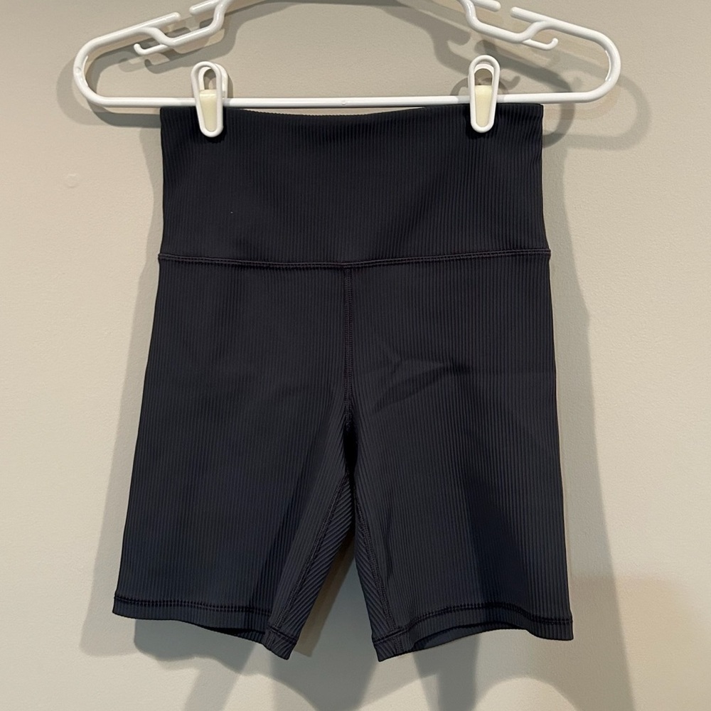Athleta Elation Rib 7” Shorts Dark Grey Size Small